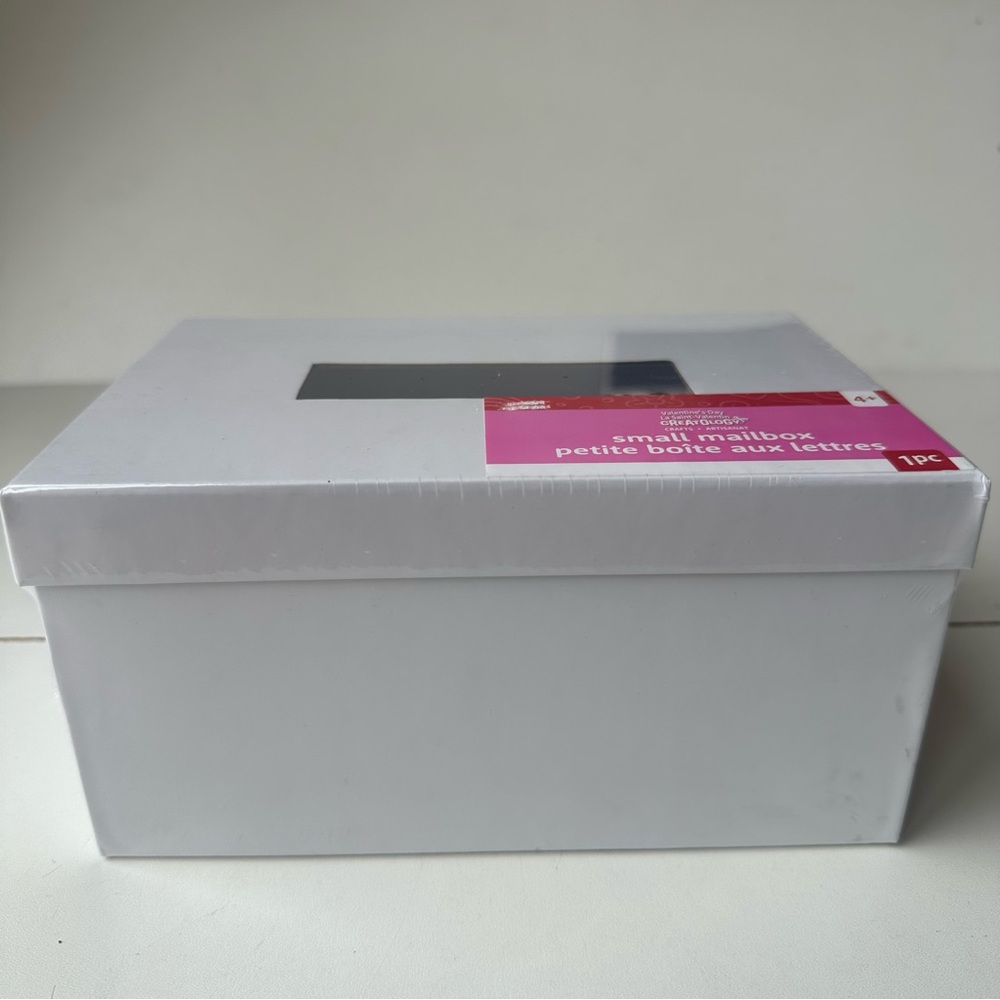 Creatology Valentine's Day White Rectangle Card Box DIY Craft Kit - School/Party